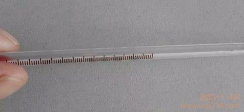水銀體溫計(jì)使用前的甩動
